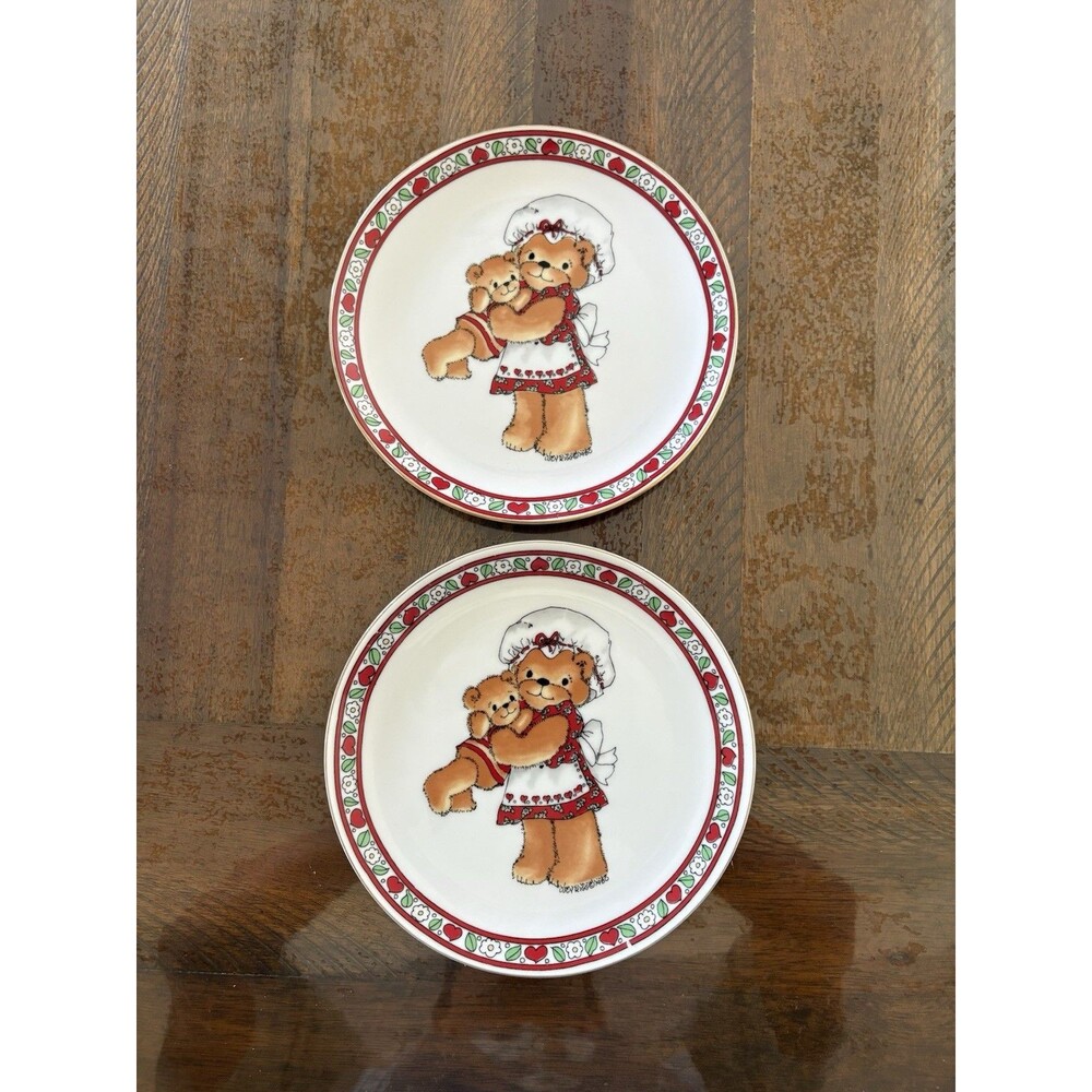 Set Of 2 Lucy & Me 1979 Lucy Rigg ENESCO Imports Mamma Hugging Baby Bear Plate